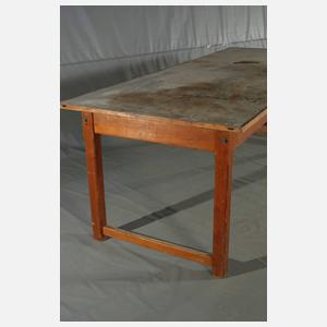 Großer Arbeitstisch