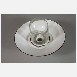 Vier Industrie-Deckenlampen