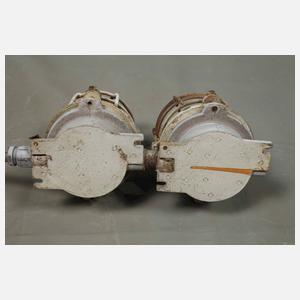 Acht Zweiergruppen Industrielampen