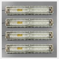 Vier Industrie-Deckenlampen111