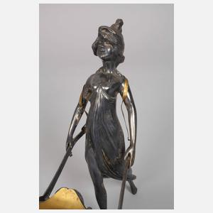 Figürliche Jardiniere als Schubkarre