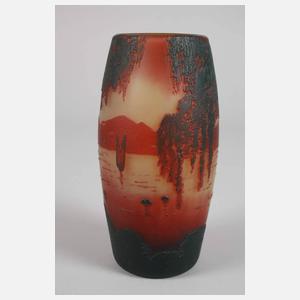 Französische Ätzglasvase mit Segelboot