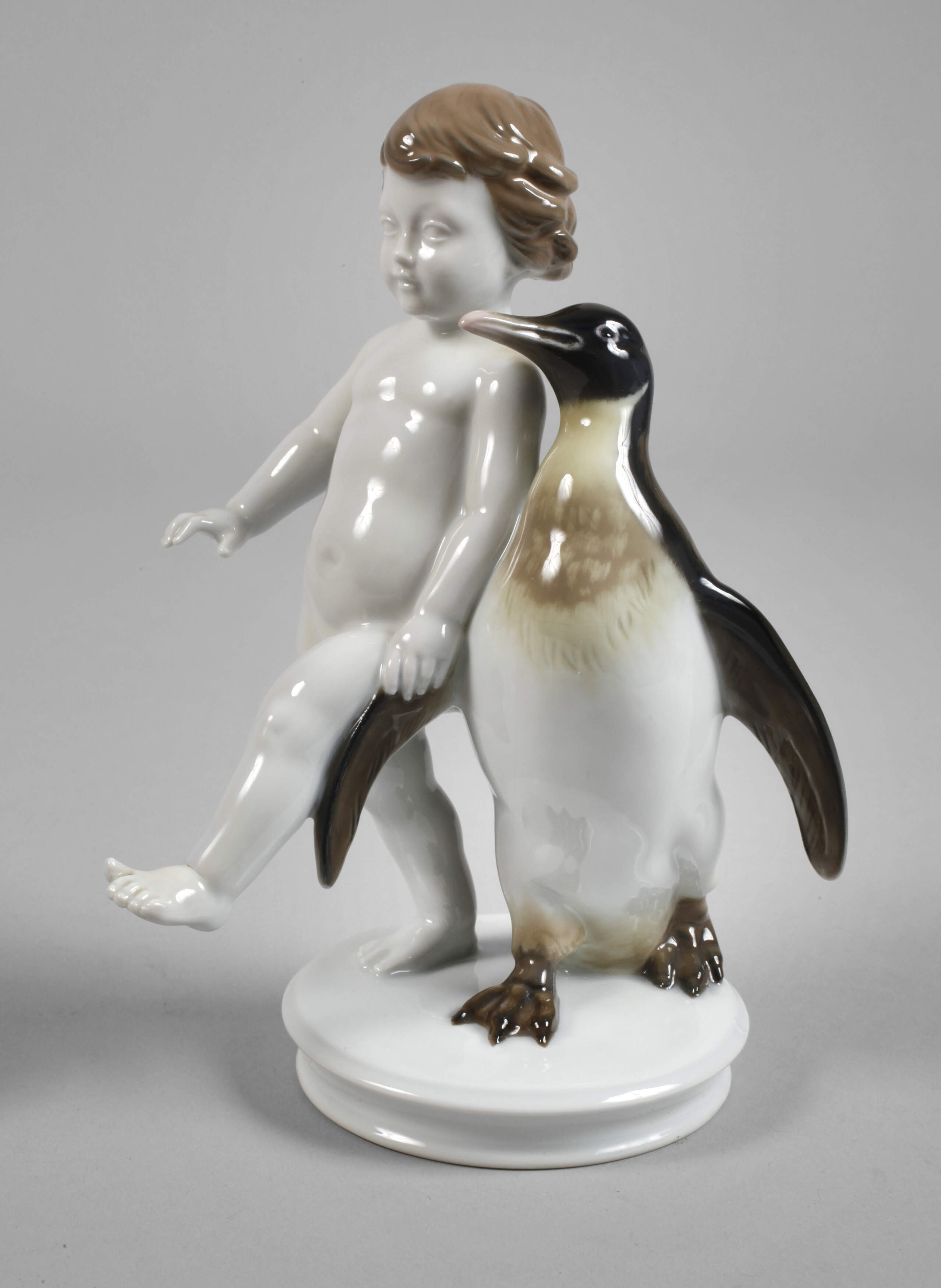 Rosenthal "Kind mit Königspinguin"