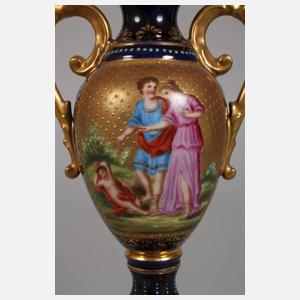 Zwei Amphorenvasen im Alt-Wiener Stil