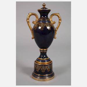 Zwei Amphorenvasen im Alt-Wiener Stil