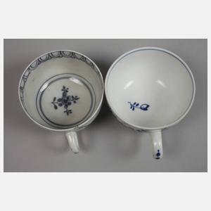 Meissen zwei Tassen mit Untertassen Blaumalerei