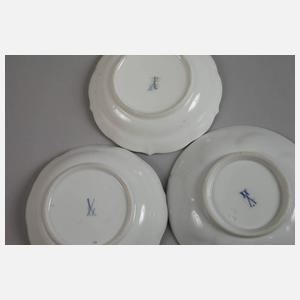 Meissen Mokkakanne und Paar Tassen Weinlaubdekor