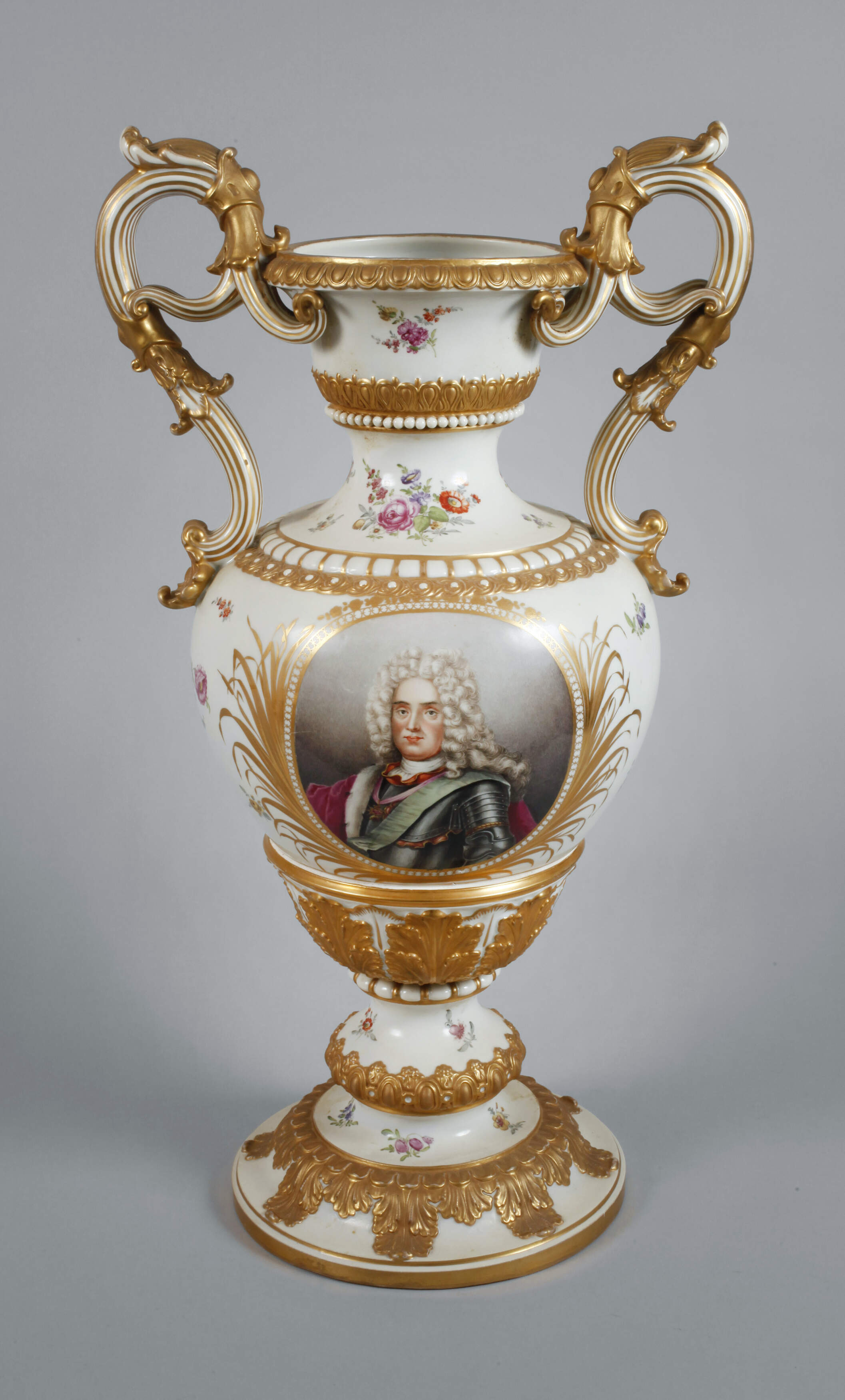 Meissen große Prunkvase Portrait August der Starke