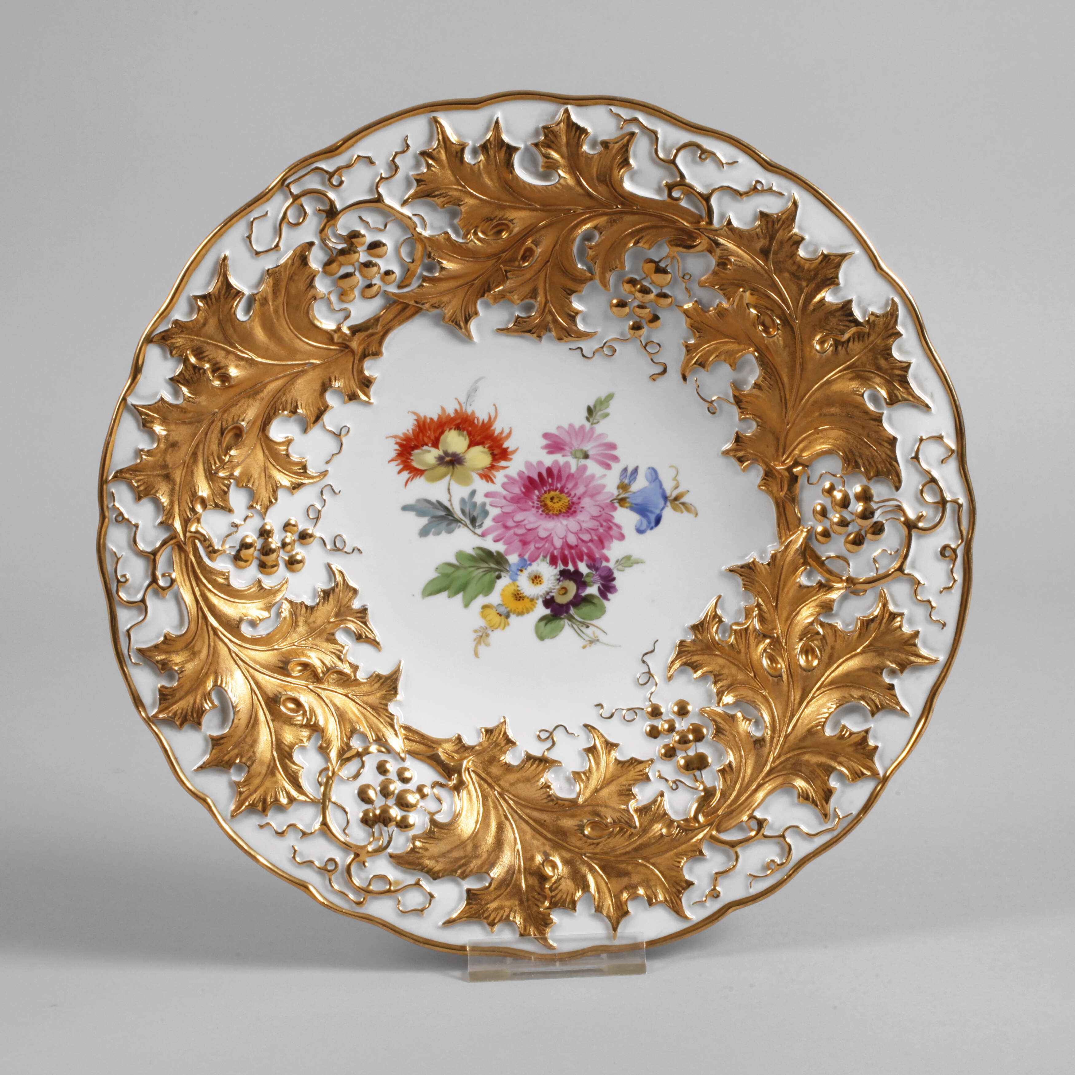 Meissen Prunkteller "Stechpalme (Ilex)"