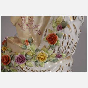 Plaue übergroßer figürlicher Prunkleuchter