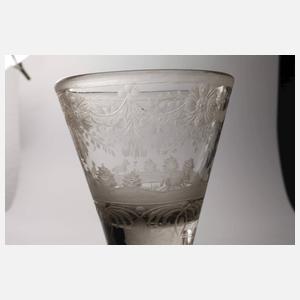 Klassizistisches Pokalglas
