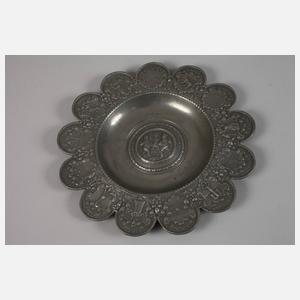 Schweizer Reliefteller sog. "Lappenteller"