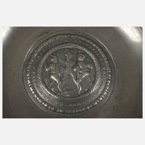 Schweizer Reliefteller sog. "Lappenteller"