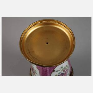 Porzellanvase mit Bronzemontierung