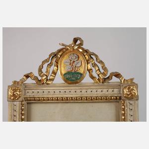 Kleiner klassizistischer Rahmen