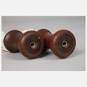 Zwei figürliche Schnitzereien