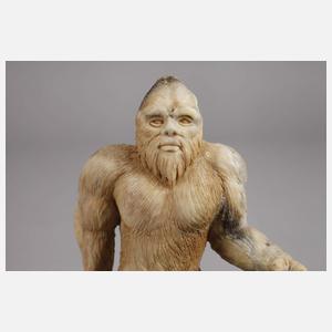 Figürliche Hornschnitzerei