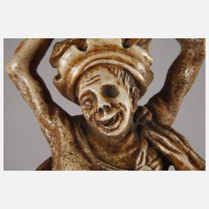 Figürliche Hirschhornschnitzerei