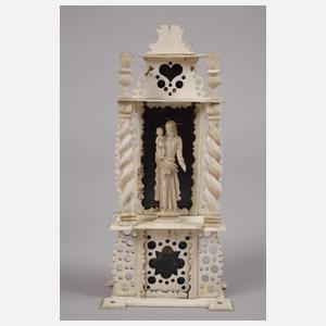 Zwei miniaturhafte Schnitzereien