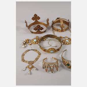 Sammlung historische Theateraccessoires