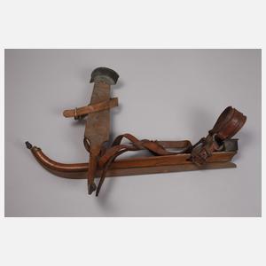 Fünf historische Schlittschuhe