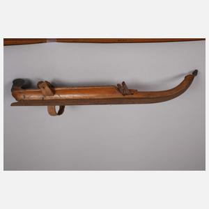 Fünf historische Schlittschuhe