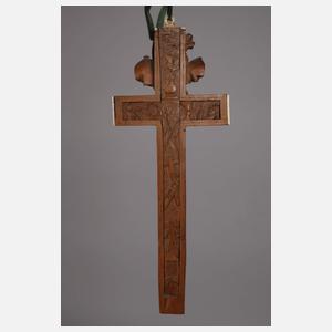 Geschnitztes Kruzifix