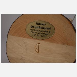 Zwei geschnitzte Maschkera-Figuren