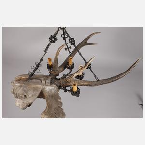 Figürliche Geweihlampe