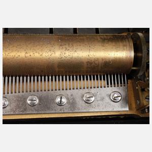 Große Walzenspieldose mit Glockenspiel