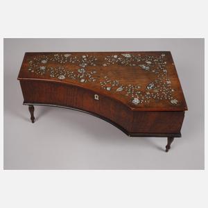 Außergewöhnliches Necessaire mit Spielwerk