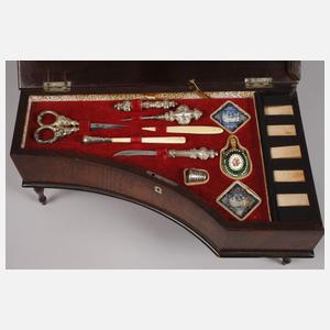 Außergewöhnliches Necessaire mit Spielwerk