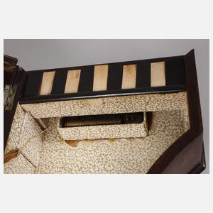 Außergewöhnliches Necessaire mit Spielwerk