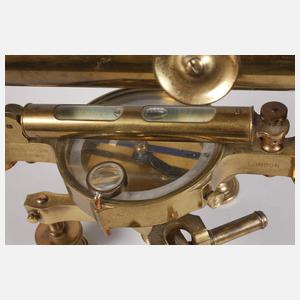 Nivelliergerät mit Kompass