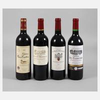 Vier Flaschen Rotwein111