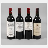 Vier Flaschen Rotwein111