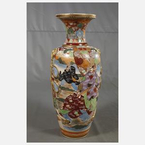 Bodenvase und Hocker
