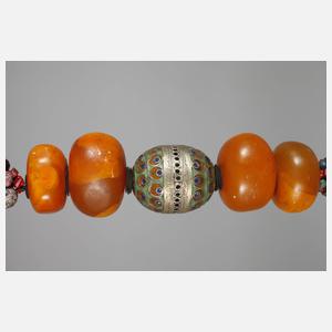 Übergroße Ethnokette