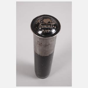 Luftschutzhelm und Schlagstock