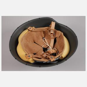 Offiziersdolch NVA mit Helm und Schützenschnur