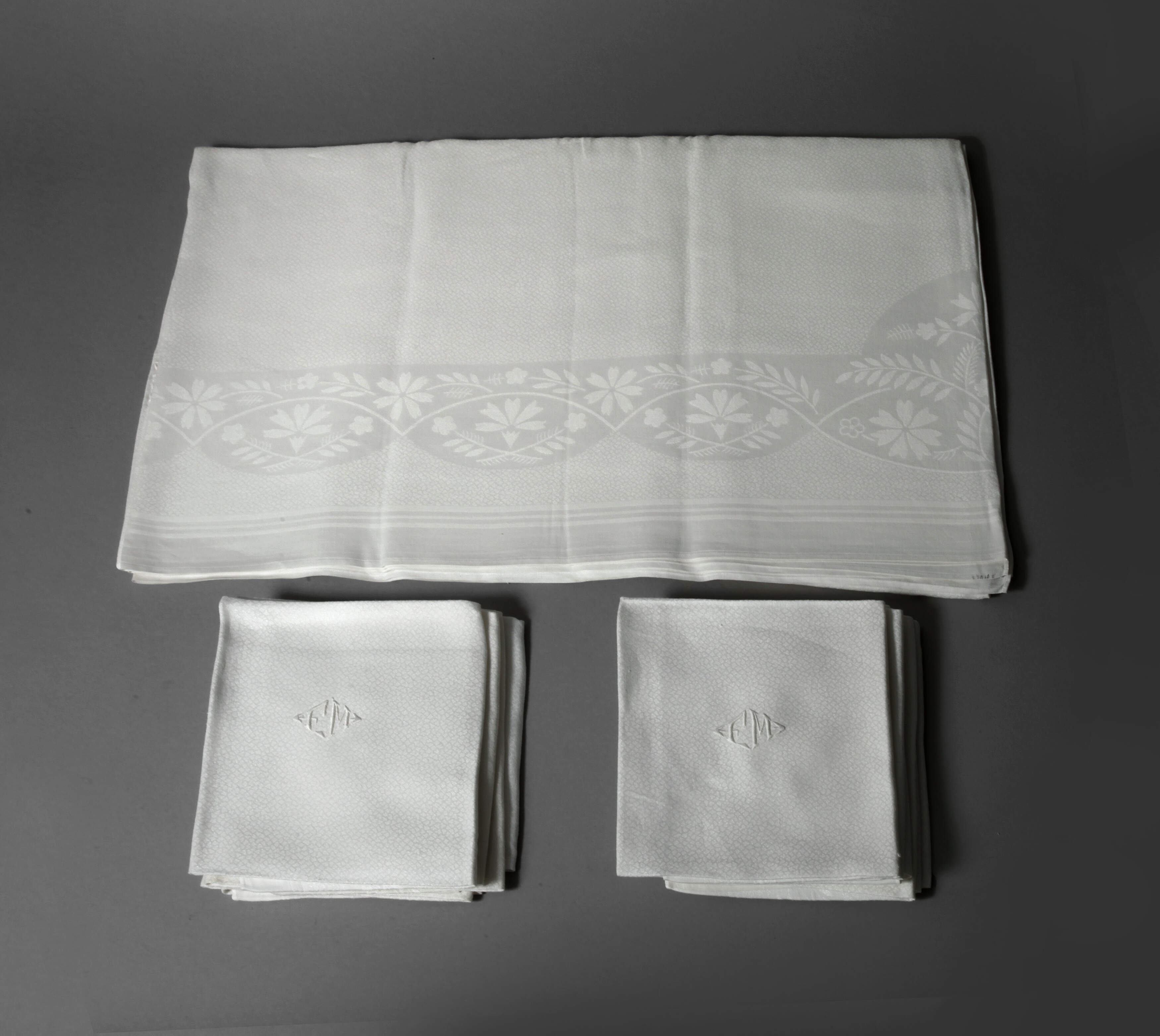 Tafelgarnitur Mosaikfond