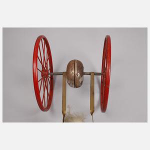 Apfelschimmel mit Schelle als Nachziehspielzeug