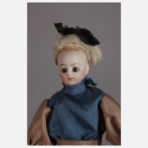 Drei Puppenstubenpuppen als jüdische Familie