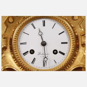 Große Bronzependule Delamar á Paris