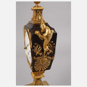 Pendule in Vasenform Empire