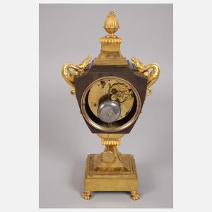 Pendule in Vasenform Empire