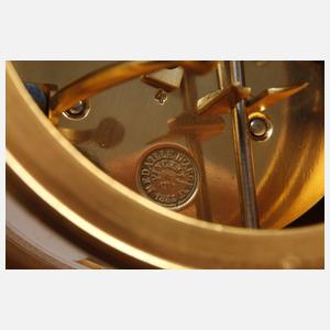 Kleine Portaluhr Alabaster