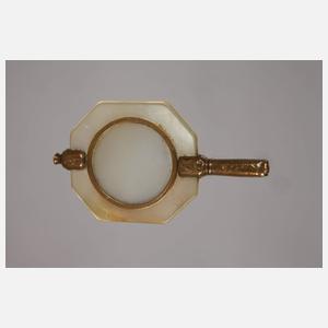 Feiner Uhrenschlüssel mit Miniatur