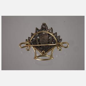Korbbrosche mit Edelsteinen und Diamanten