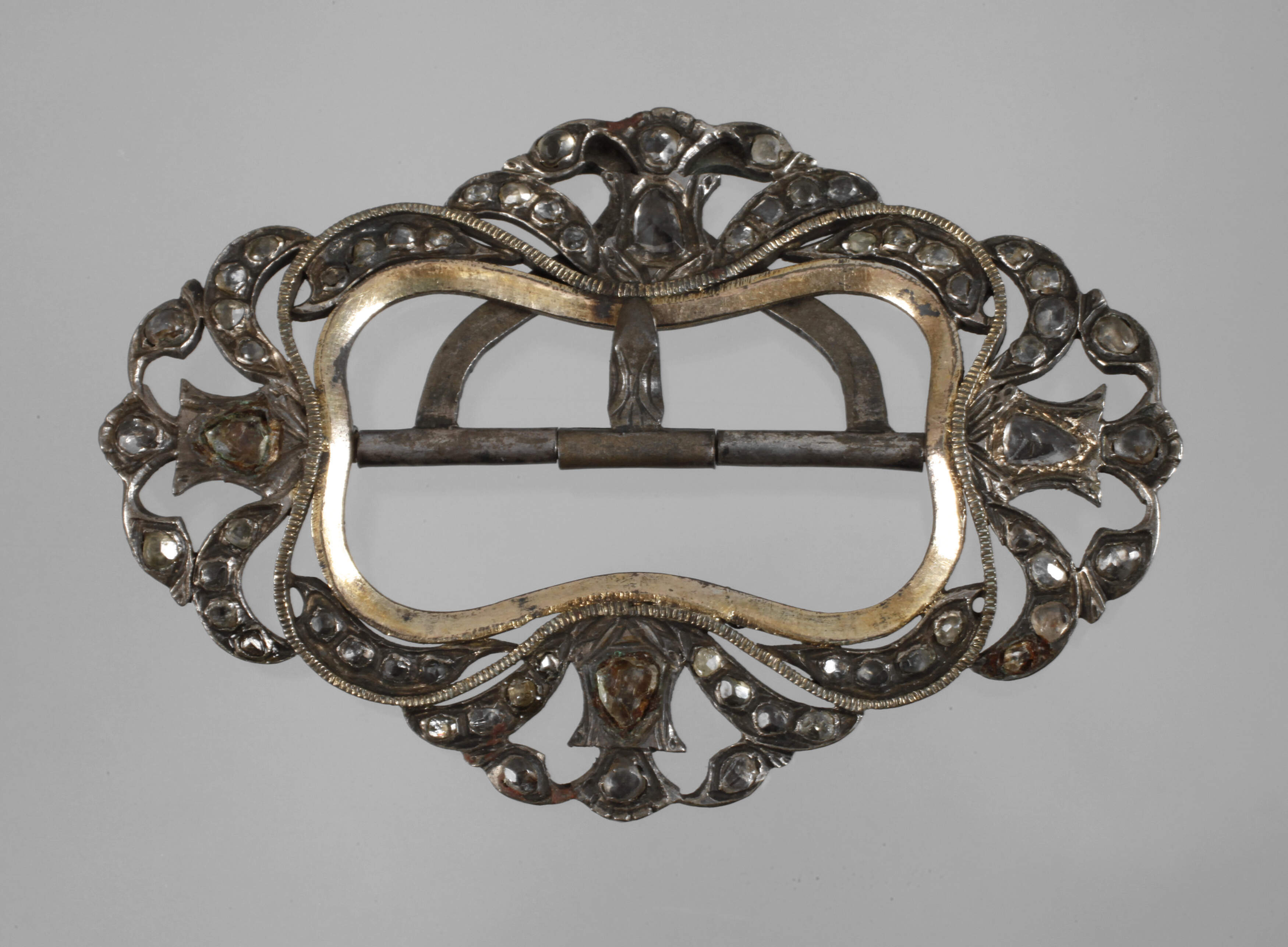 Barocke Gürtelschließe mit Steinbesatz